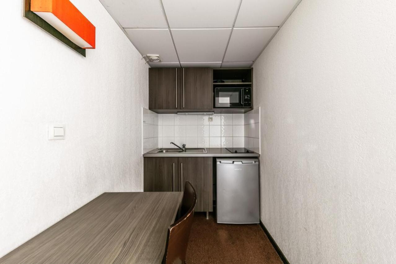 Studio Privatif Dans Hotel Residence Nimes Gare Buitenkant foto