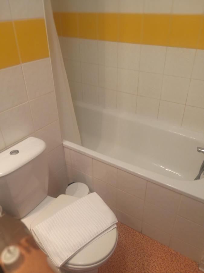 Studio Privatif Dans Hotel Residence Nimes Gare Buitenkant foto