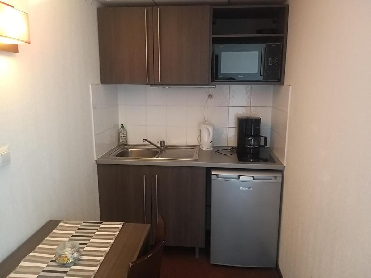 Studio Privatif Dans Hotel Residence Nimes Gare Buitenkant foto